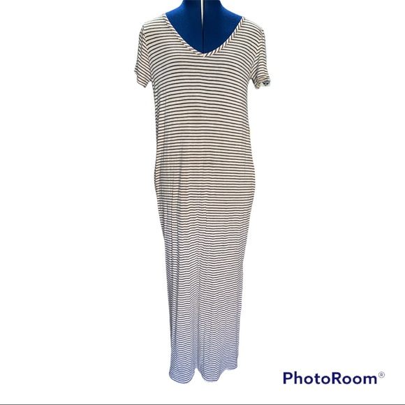 Olivia Rae New York Gray Stripe Dress size large - Picture 1 of 4